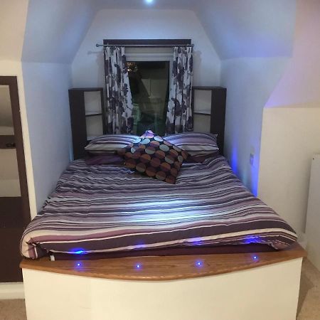 Top Floor In Beautiful Home Уэймут Экстерьер фото