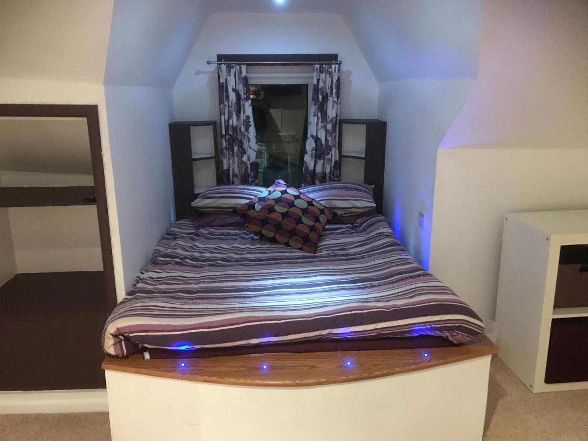 Top Floor In Beautiful Home Уэймут Экстерьер фото